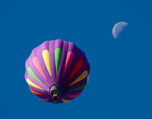 hot_air_balloon_and_moon